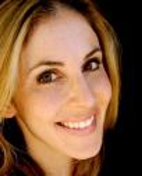 Anna Ty Bergman Headshot