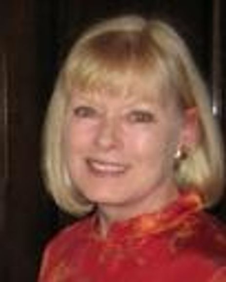 Caroline Winston Headshot