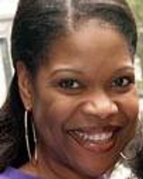 Angela Robinson Headshot