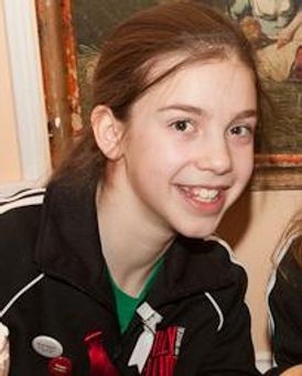 Meg Guzulescu Headshot