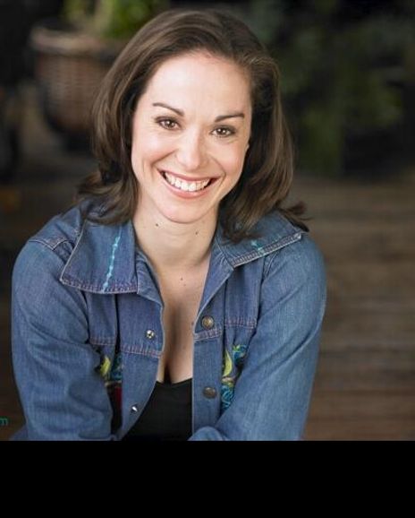 Stephanie Graham Headshot