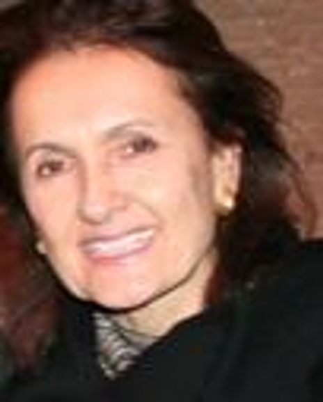 Olga Neulist Headshot