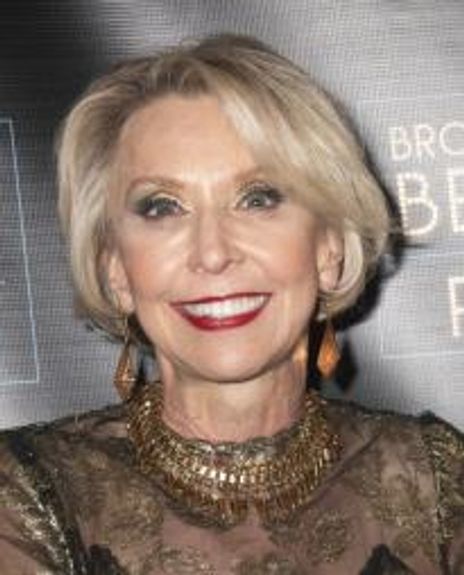 Julie Halston Headshot