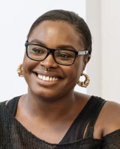 Nadine Higgin Headshot