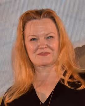 Leah Hocking Headshot