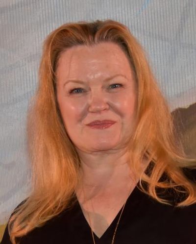 Leah Hocking Headshot