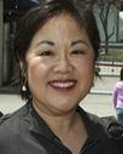 Emily Kuroda Headshot