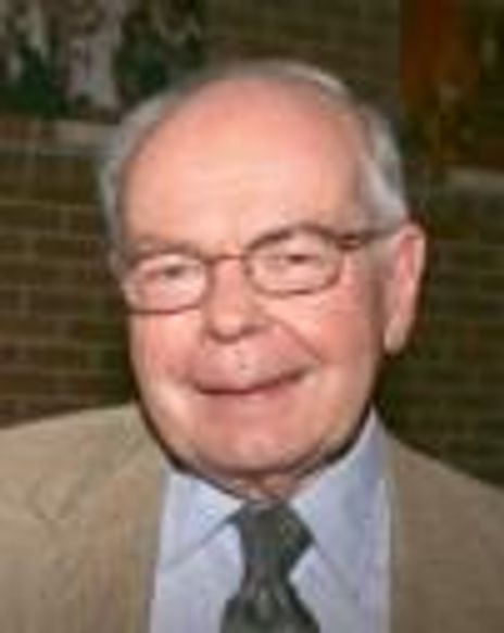 Robert J. Eagle Headshot