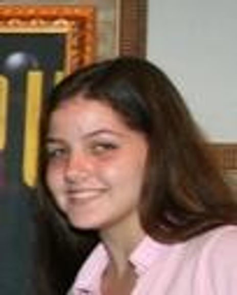 Reina Croce Headshot