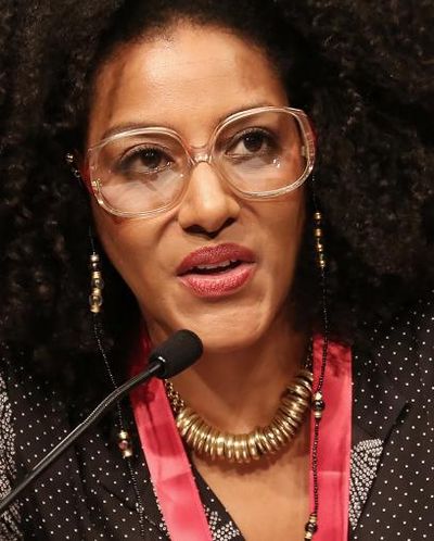 Sarah Jones Headshot