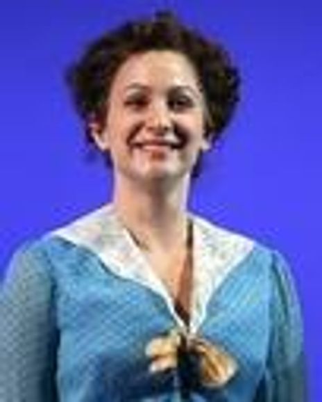 Elizabeth Share Headshot