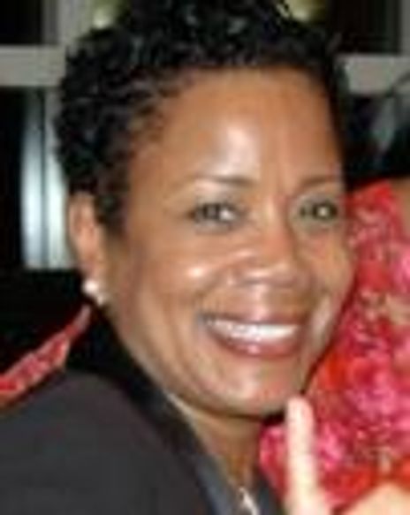 Susan Settles Bevel Headshot
