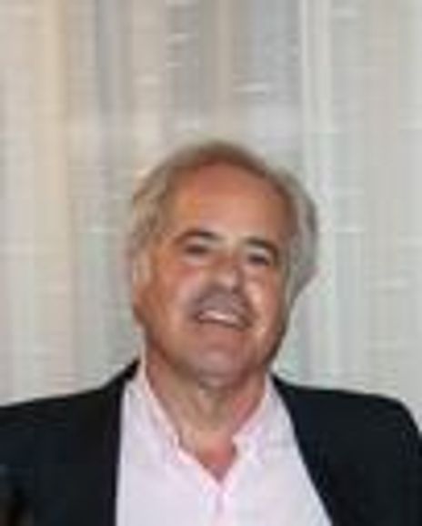 Peter Reznikoff Headshot