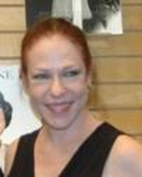 Myra Schilling Headshot