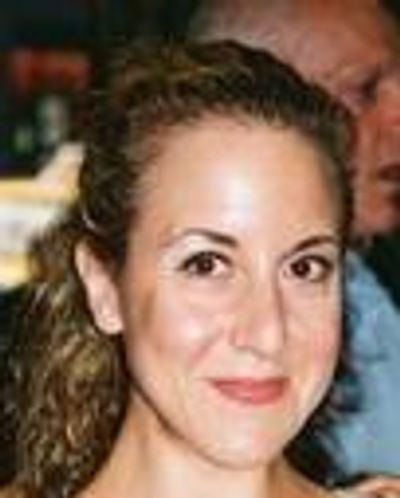 Jenn Harris Headshot