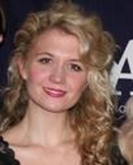 Scarlet Strallen Headshot