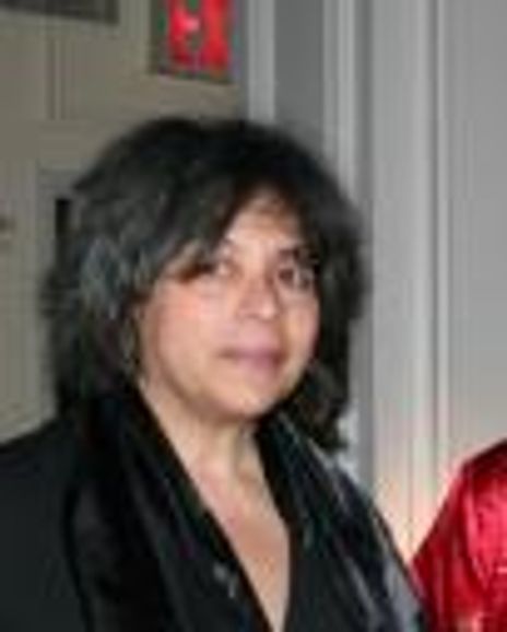 Linda Earle Headshot