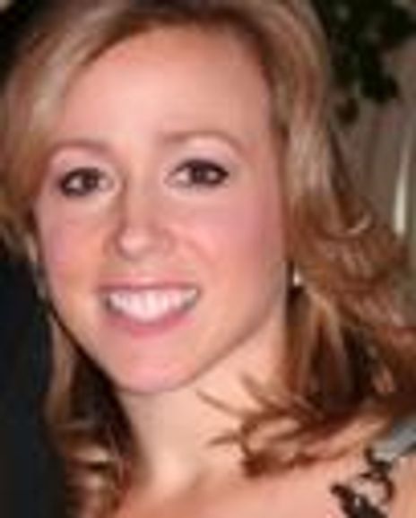 Stephanie Simon Headshot