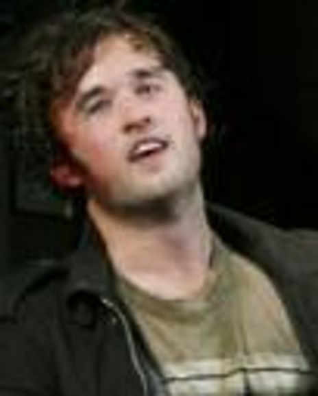 Hlaey Joel Osment Headshot