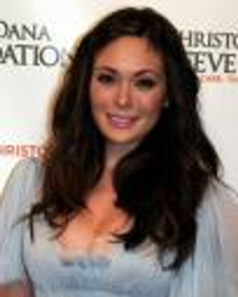 Lindsay Price Headshot