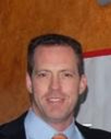 Dr. Gordon Thomas Headshot