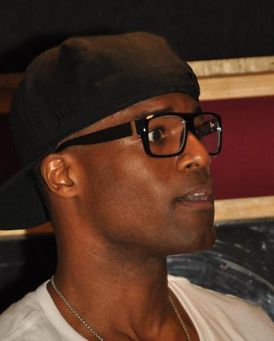 Derrick Davis Headshot