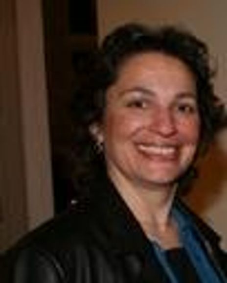 Dr. Iris Levine Headshot