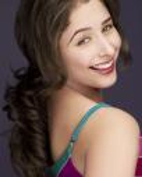 Melanie Burg Headshot