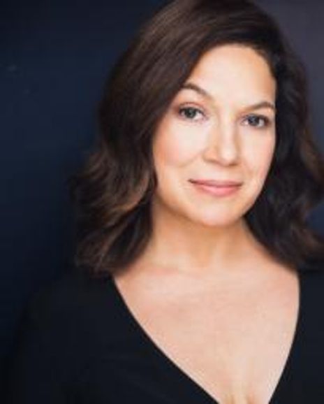 Amy Lynn Stewart Headshot