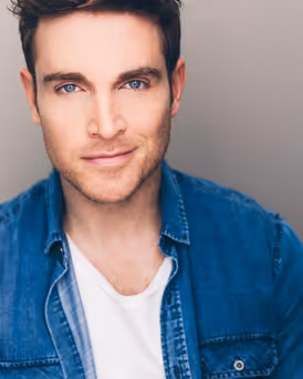 Tyler Hanes Headshot