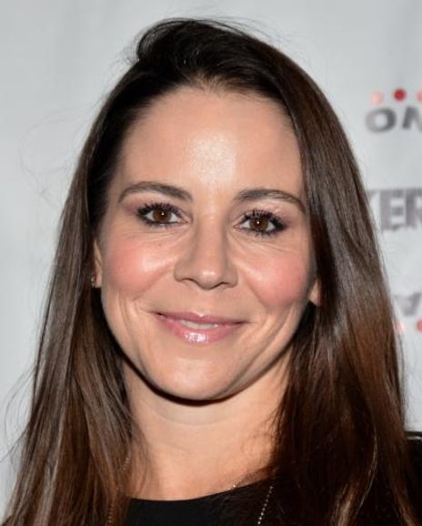 Sara Schmidt Headshot