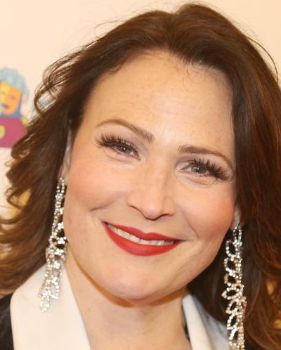 Lisa Howard Headshot