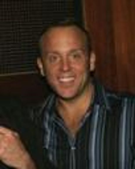 Eric Jon Mahlum Headshot