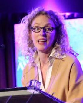 Vivienne Benesch Headshot