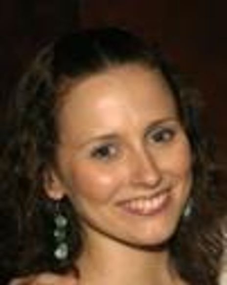 Lizzie Moore Headshot