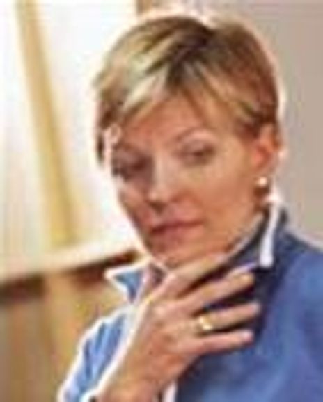 Lucy Schaufer Headshot