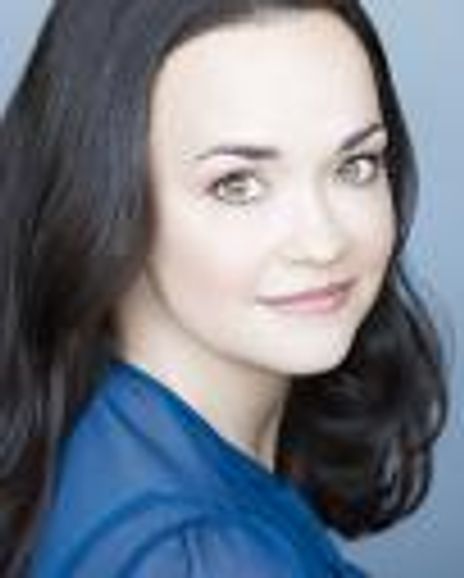 Julie Hanson Headshot