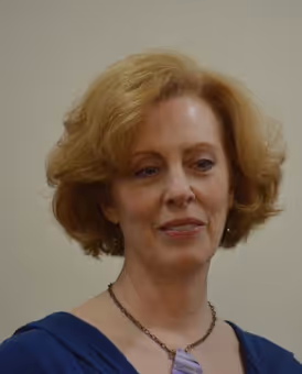 Ruth Gottschall Headshot