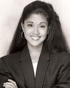 Annette Calud Headshot