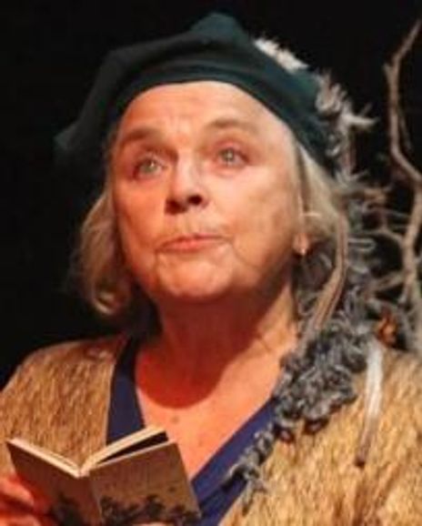 Elizabeth Swain Headshot