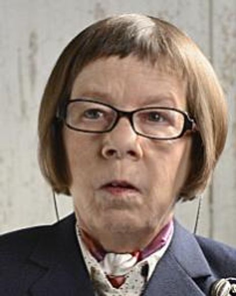 Linda Hunt Headshot