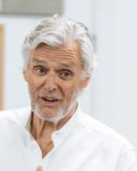 Simon Williams Headshot