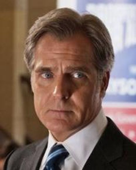 Henry Czerny Headshot