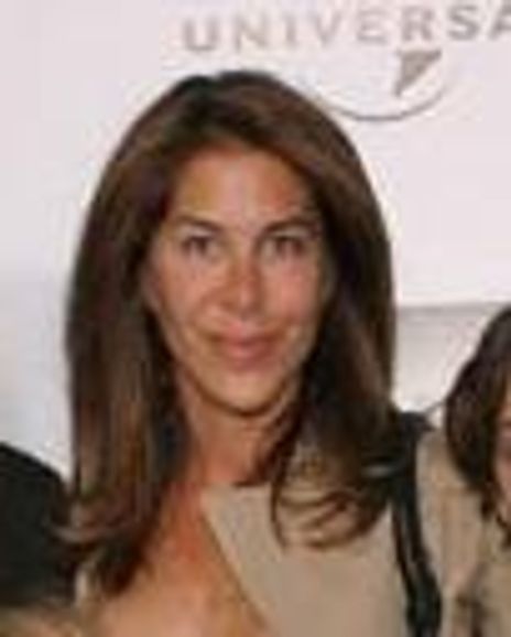 Lyndie Benson Headshot