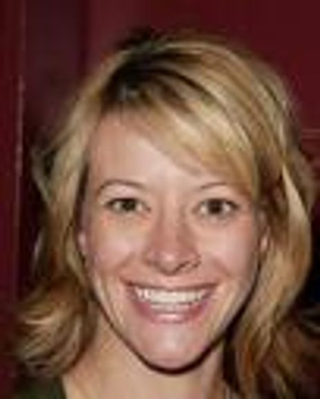 Jennifer Hughes Headshot