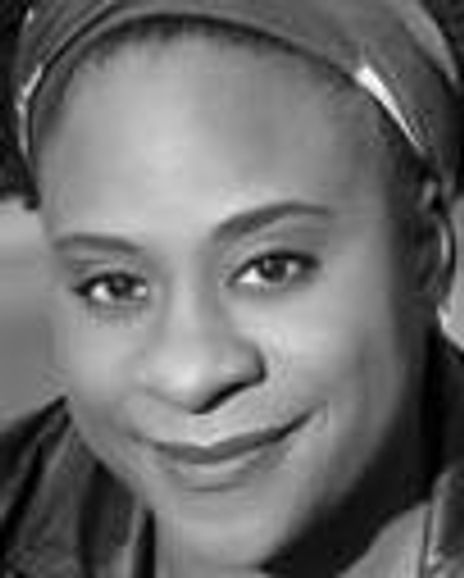 Danielle Lee Greaves Headshot