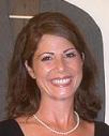 Kristin Coury Headshot