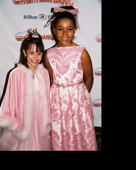 Janelle Viscomi Headshot