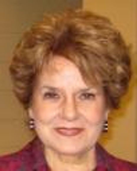 Alice Evans Headshot