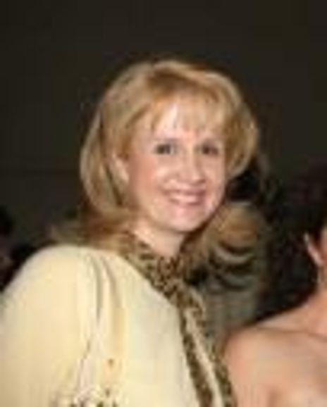 Tracy Powell Headshot